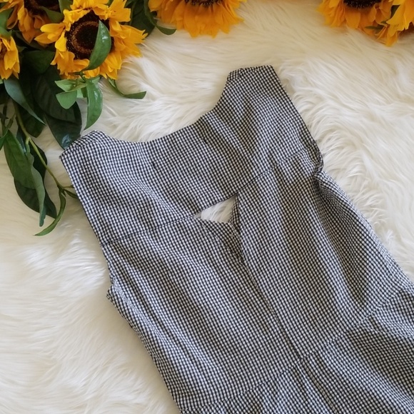 Haute Rogue Checkered Bow-Shoulder Mini Dress - Picture 5 of 6